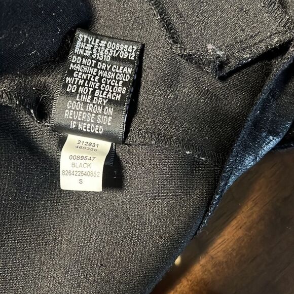 izByer . Crop Jacket
Size S - Picture 12 of 12